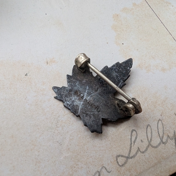 Vintage Small Leaf Brooch Stamped Sterling - Picture 3 of 8